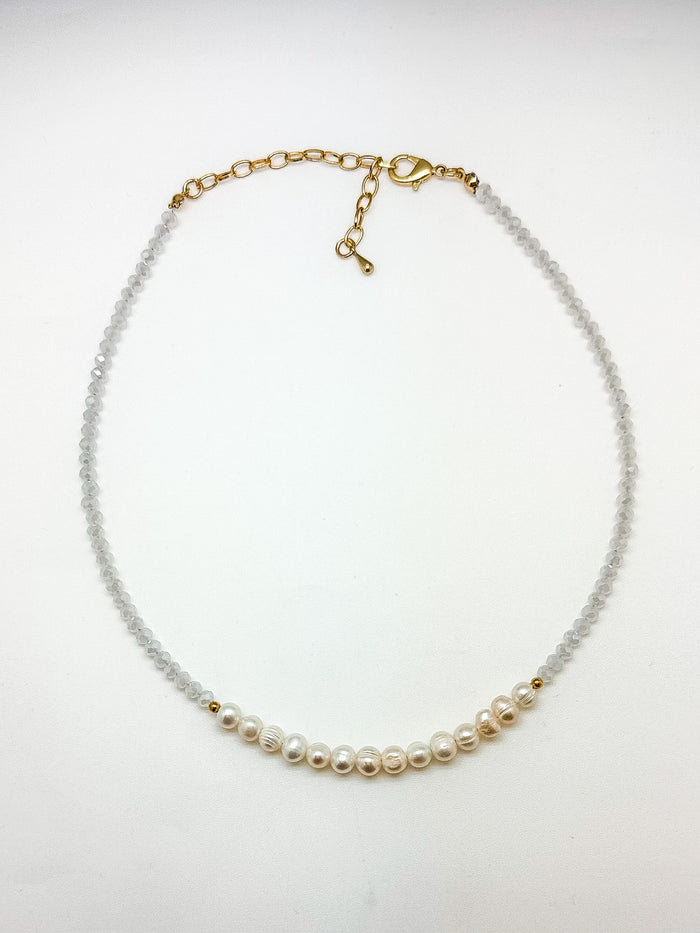 Hosanna necklace in white