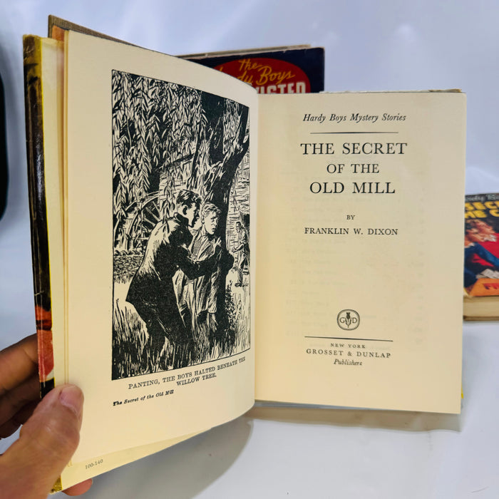 The Hardy Boys The Secret of the Old Mill 1927 The Secret of the Caves 1929 The Twisted Claw 1939 by F.W. Dixon Grosset and Dunlap
