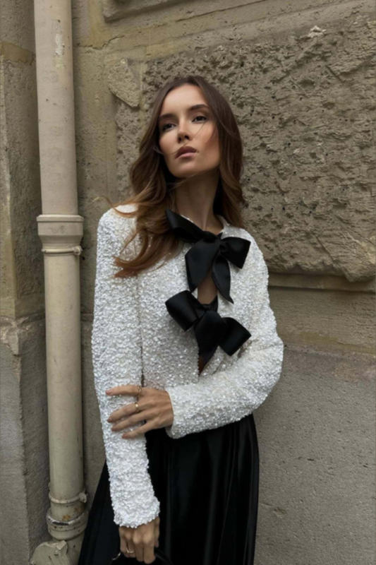 Anwen | Chic Blouse with Bow Detail