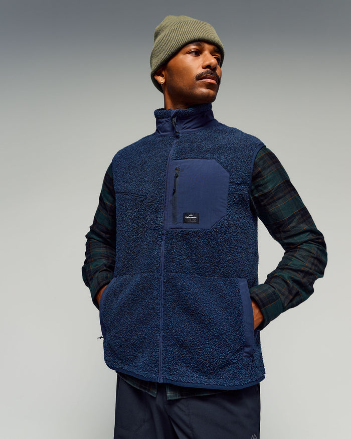 b0926_ou3_co_z_high_pile_mens_vest_f_1774914061000