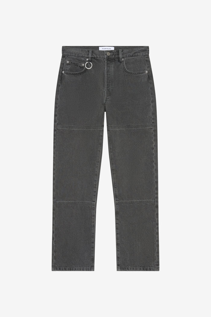 CORNER 42 / GRAY