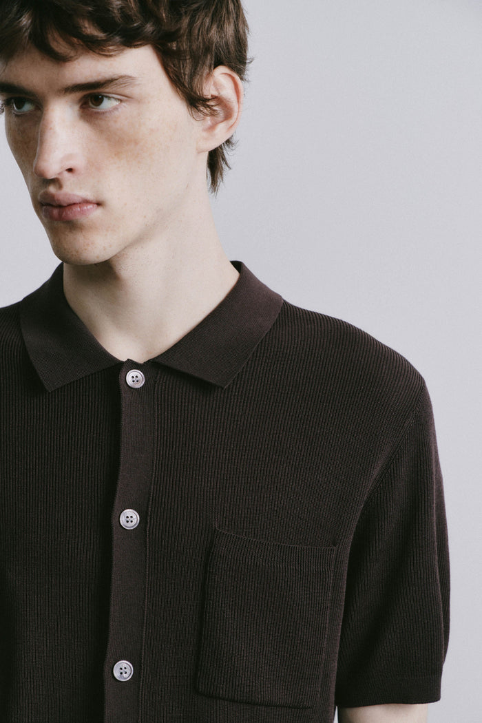 DARK BROWN