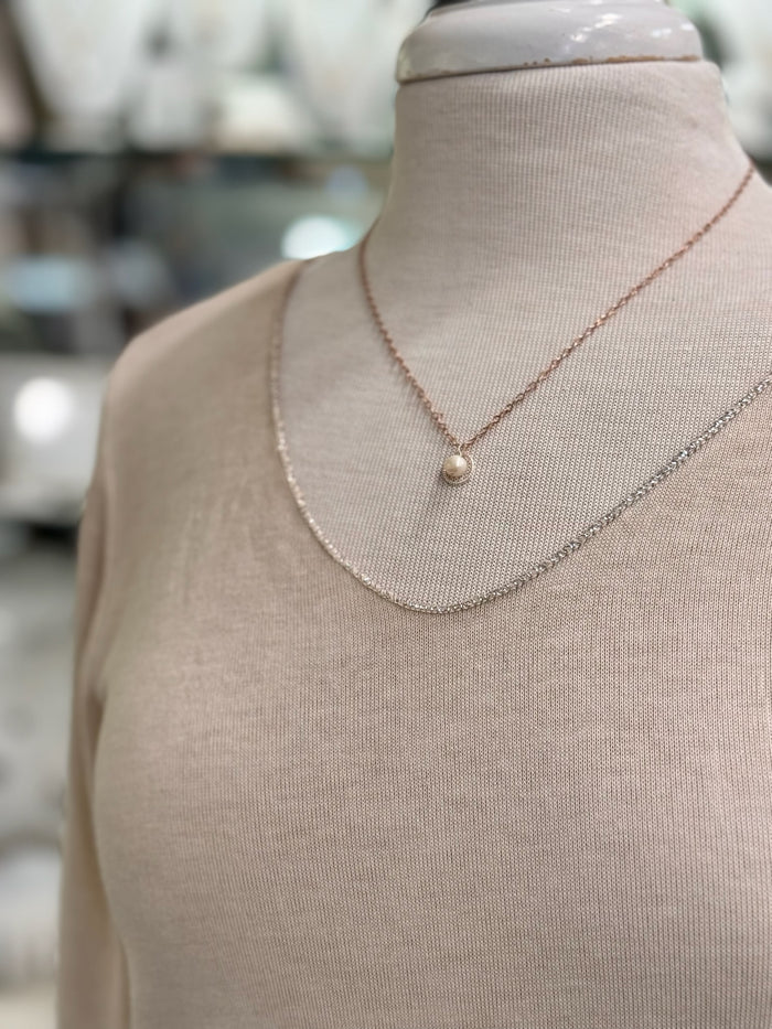 Rose gold and simple pretty pearl necklace
