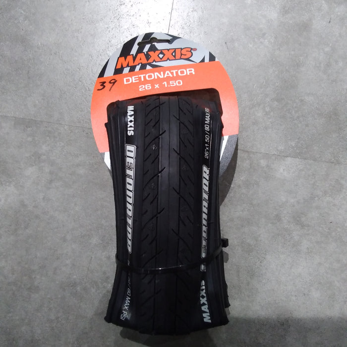 Maxxis Detonator Tire