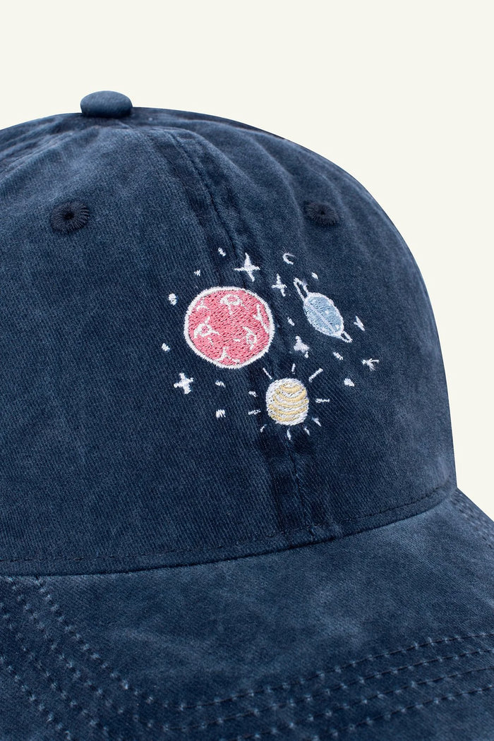 Sustainable graphic hat in organic cotton, Contrast Outer Space embroidered navy cap