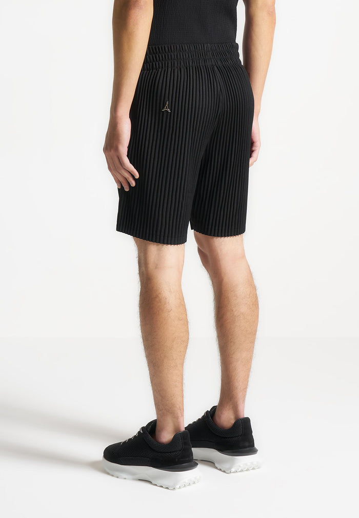 pleated-shorts-black