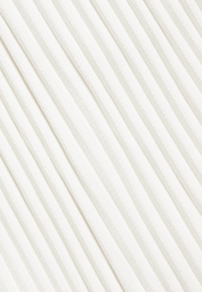 pleated-shorts-off-white