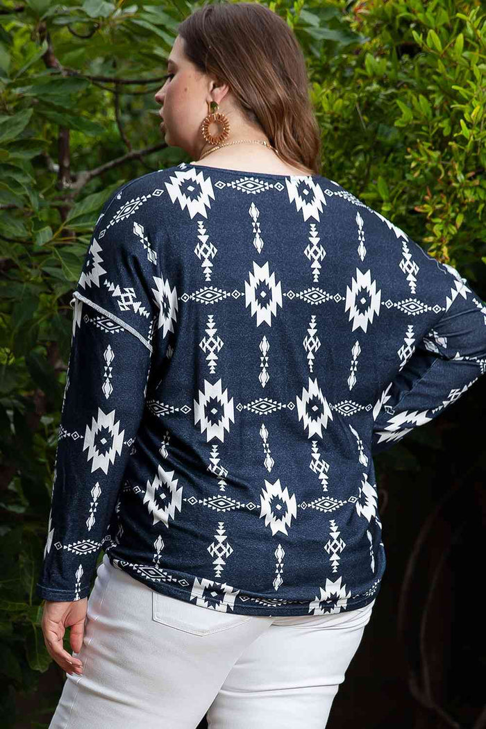 Plus Size Exposed Seams Round Neck Long Sleeve T-Shirt - Madikfashions.com