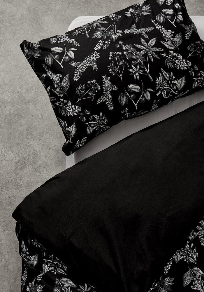 Poisonous Plants Bedding Set (Double)