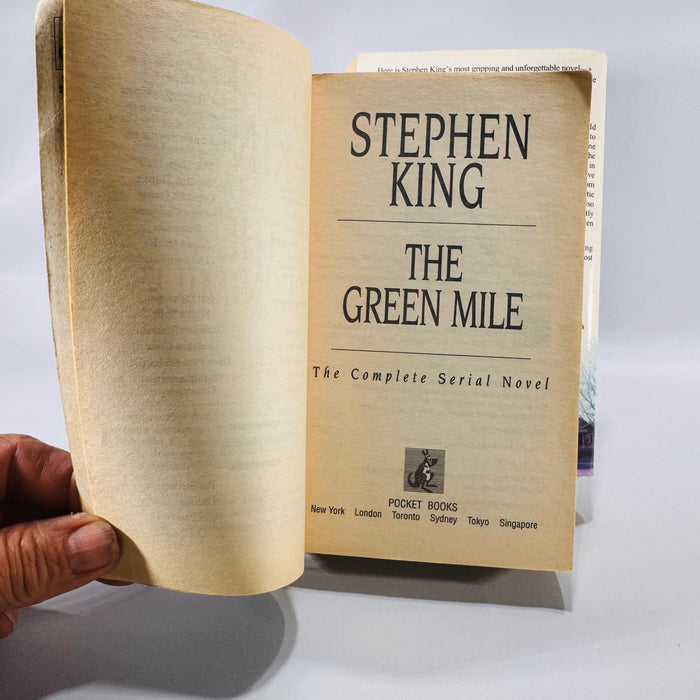 Two Stephen King Horror Paperbacks (1999) – Bag of Bones and The Green Mile