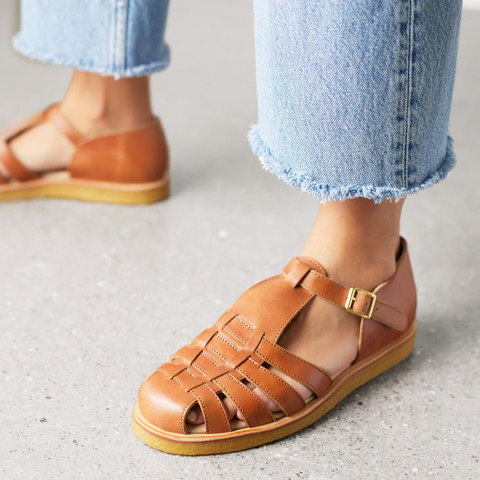 Women's Leather Fisherman Sandal - Tan